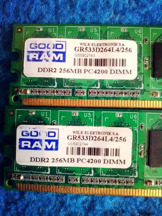 Оперативная память для ПК DDR-400 512 Mb отл. состоянии