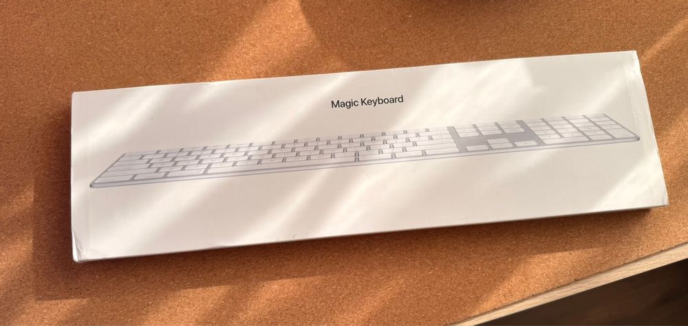 Appel Magic Keyboard with Numerico
