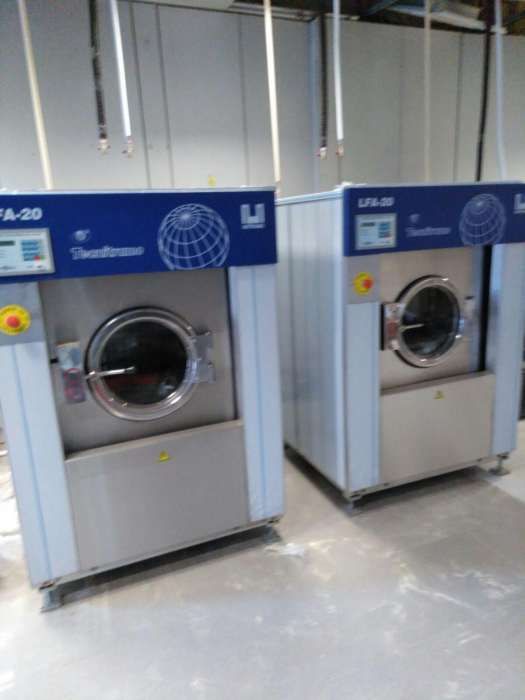 Máquina de lavar roupa industrial sanitária hospital e lares