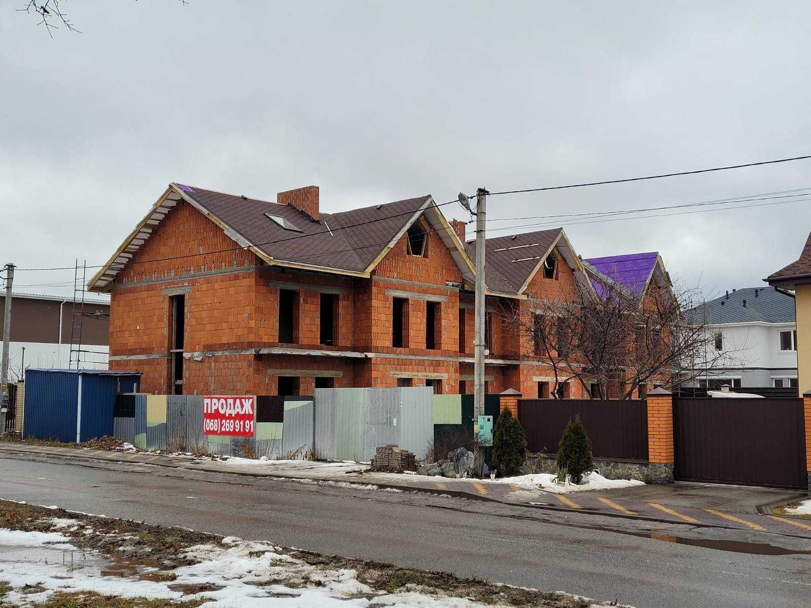 Таунхауси на Парковій  в Петропавлівській Борщагівці