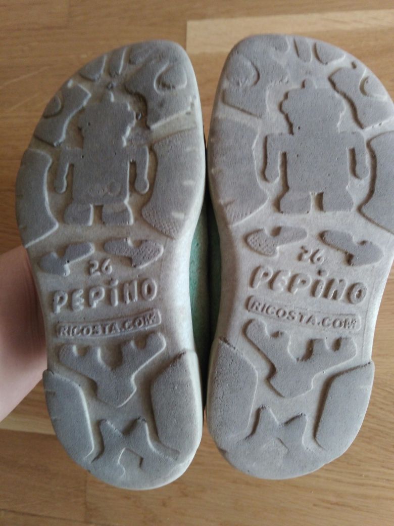 Продам шкіряні босоніжки 26розмір сандалі босоножки літнє взуття обувь