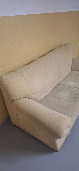 Sofá beje 3 lugares