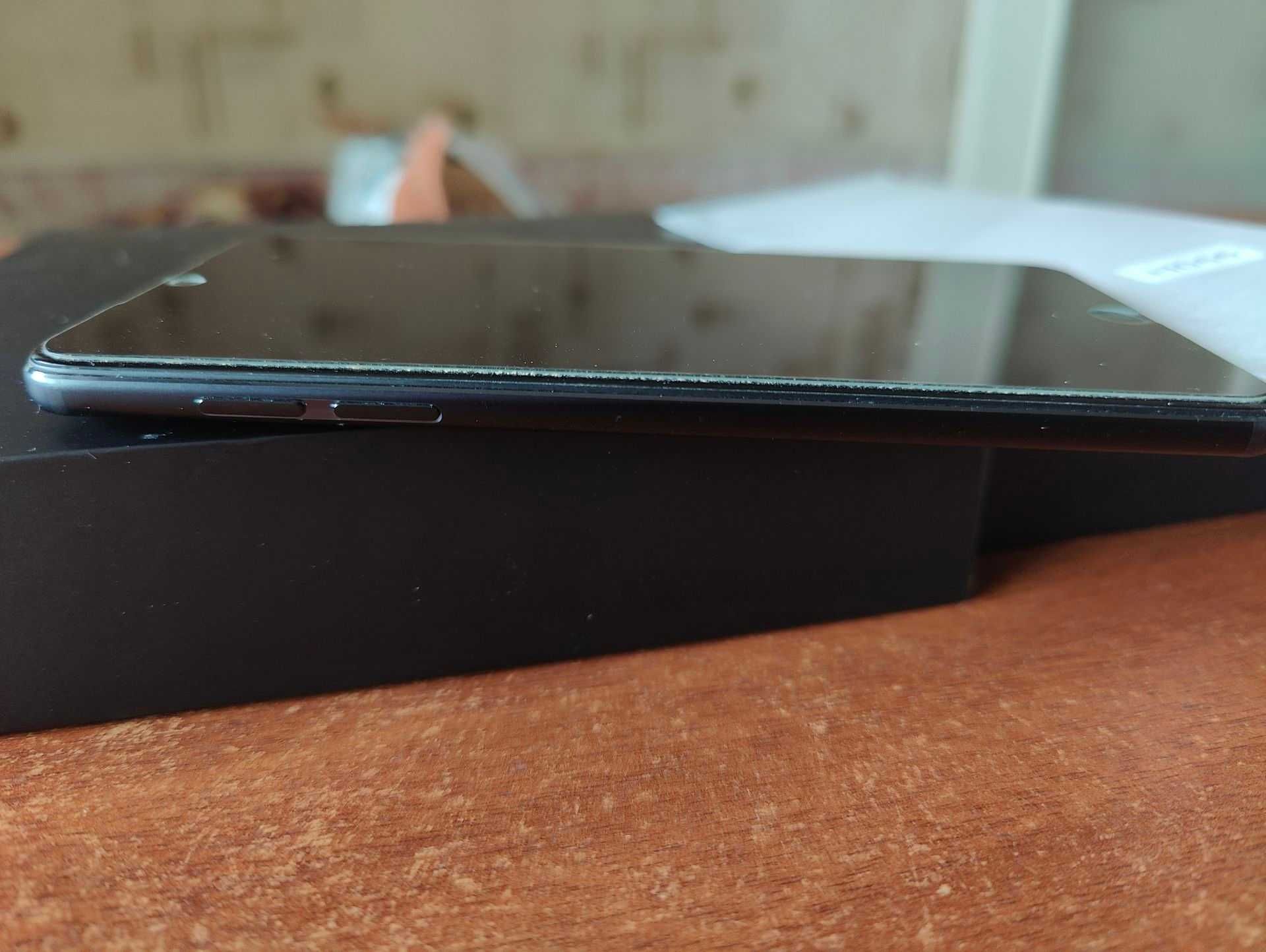 Смартфон Meizu 15 Lite 4/64