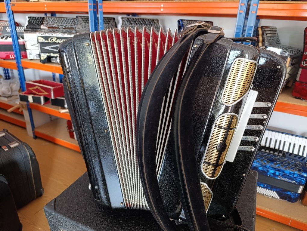 Troco acordeão por concertina