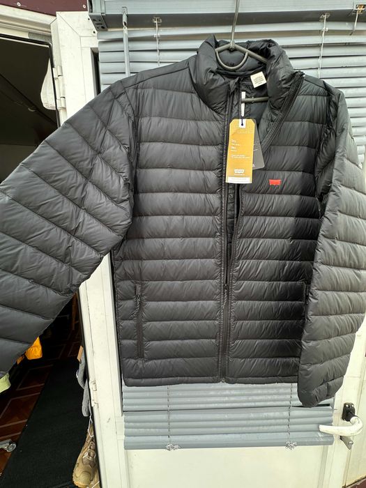 Пуховик на осінь Levis оригін розміра в наявності S M L XL два кольори