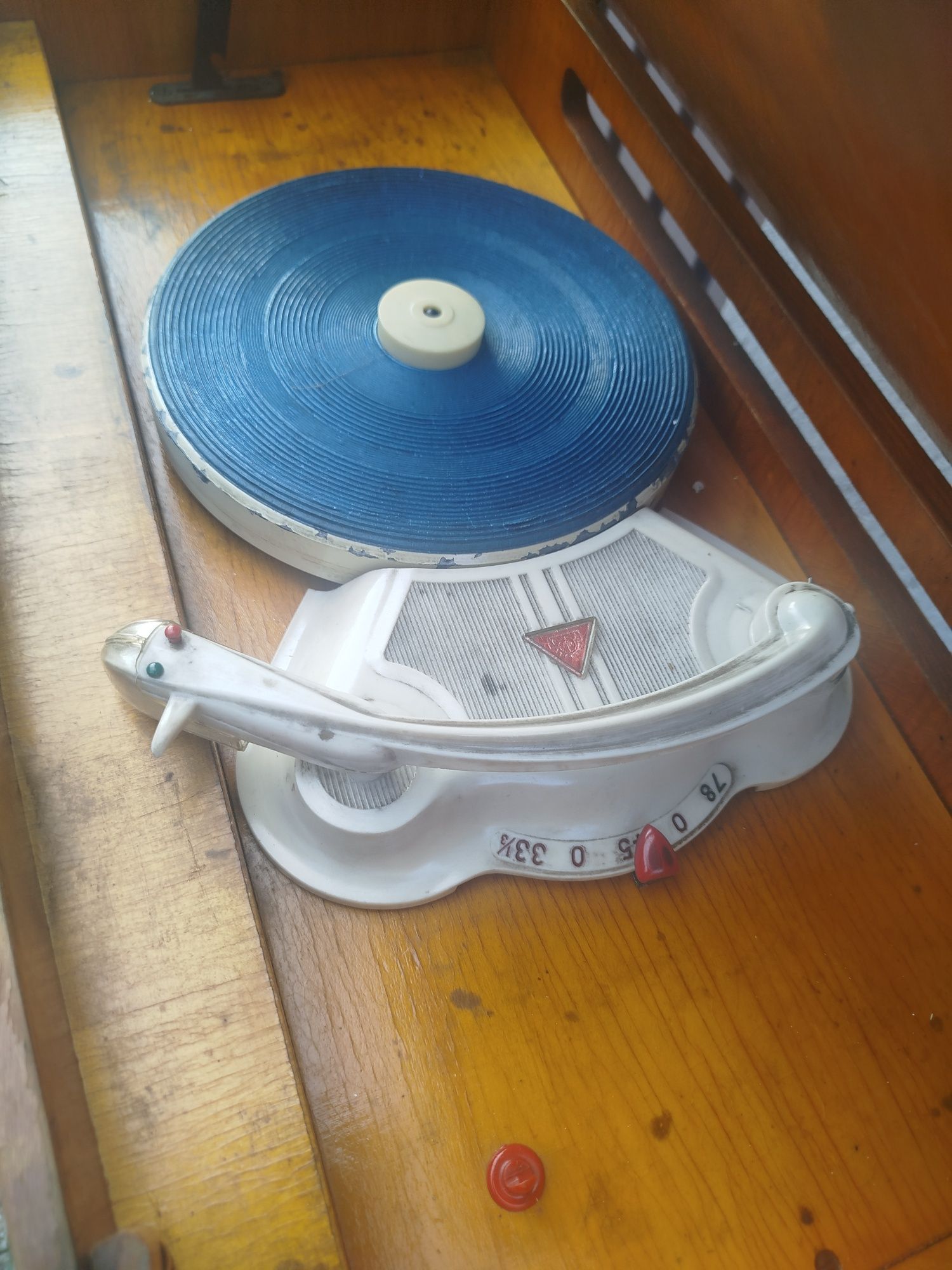 Stare radio z gramofonem