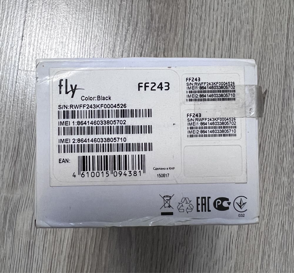 Продаю телефон Fly FF243 ( 2 sim)