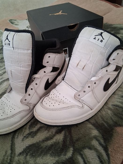 Nike air jordan 1 mid czarno-białe