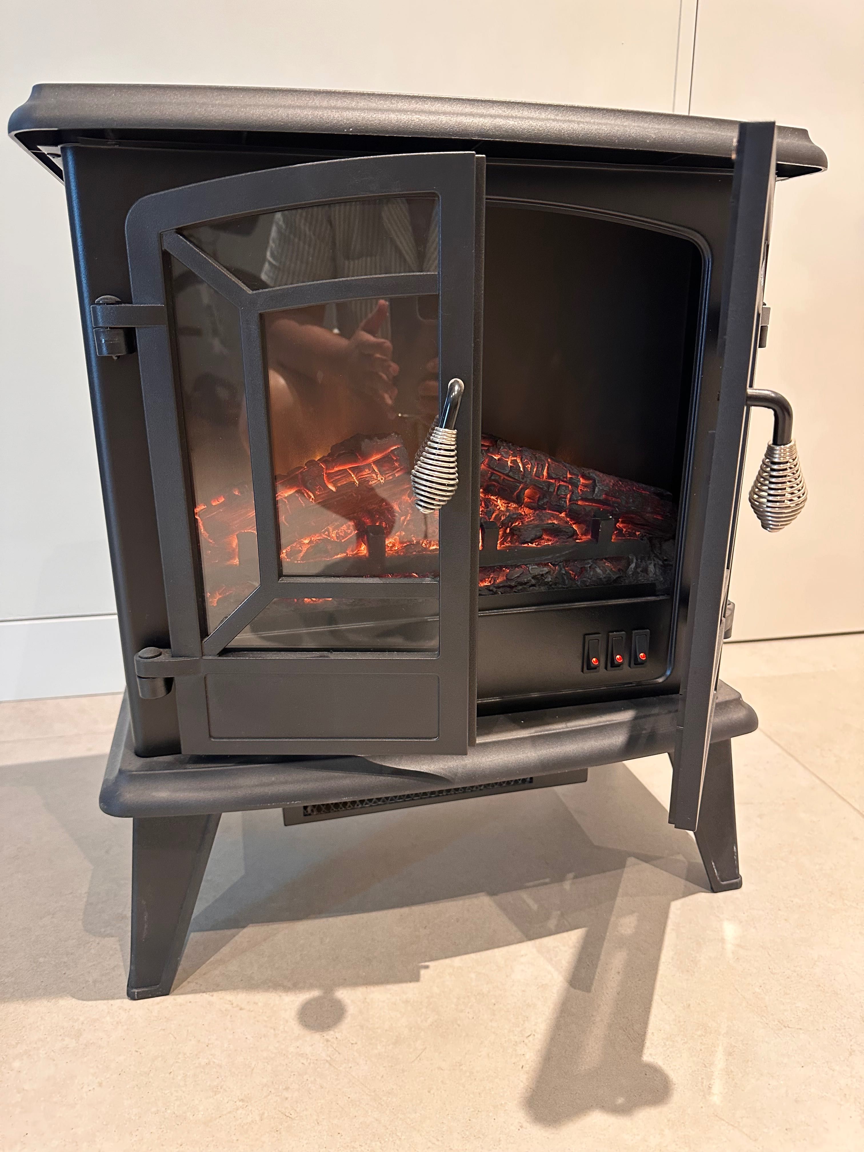 Lareira eléctrica de calor e decorativa