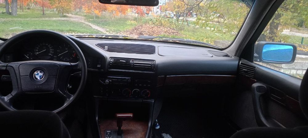 Продам BMW 520I, Об'єм двигуна 1991
1991