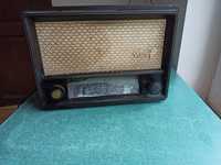 Stare radio lampowe w obudowie bakielitowej