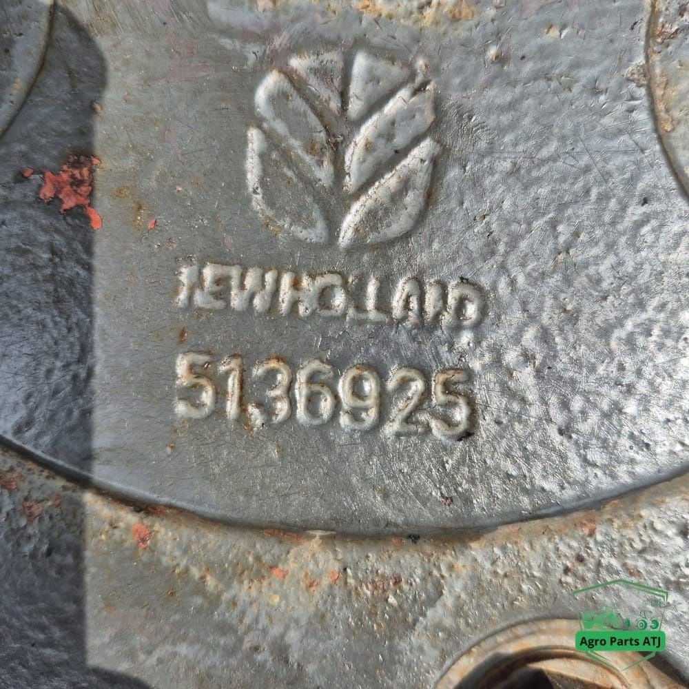 Zwolnica Zwrotnica Półoś CNH 513.6925 New Holland / Case / Fiat / Stey