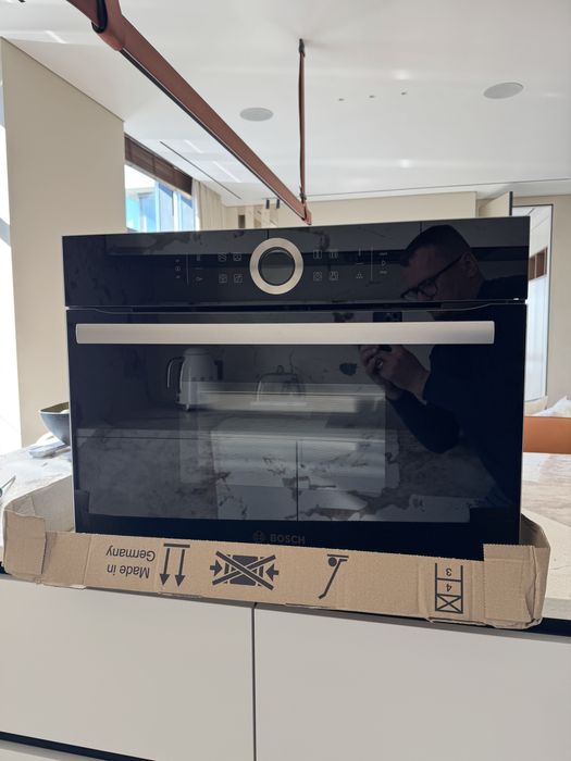 Духова піч Bosh , НОВА