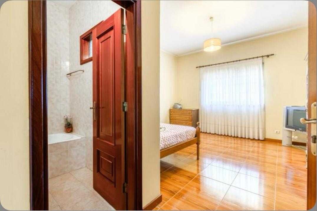 quartos com cama de casal para alugar