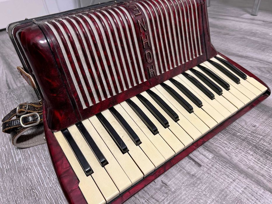 Терміново продам свій акордеон Hohner Verdi IA Piano відмінн стан
