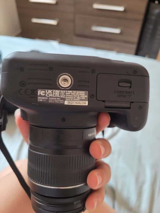 Câmera EOS Rebel T7+ com Lente EF-S 18-55mm IS II