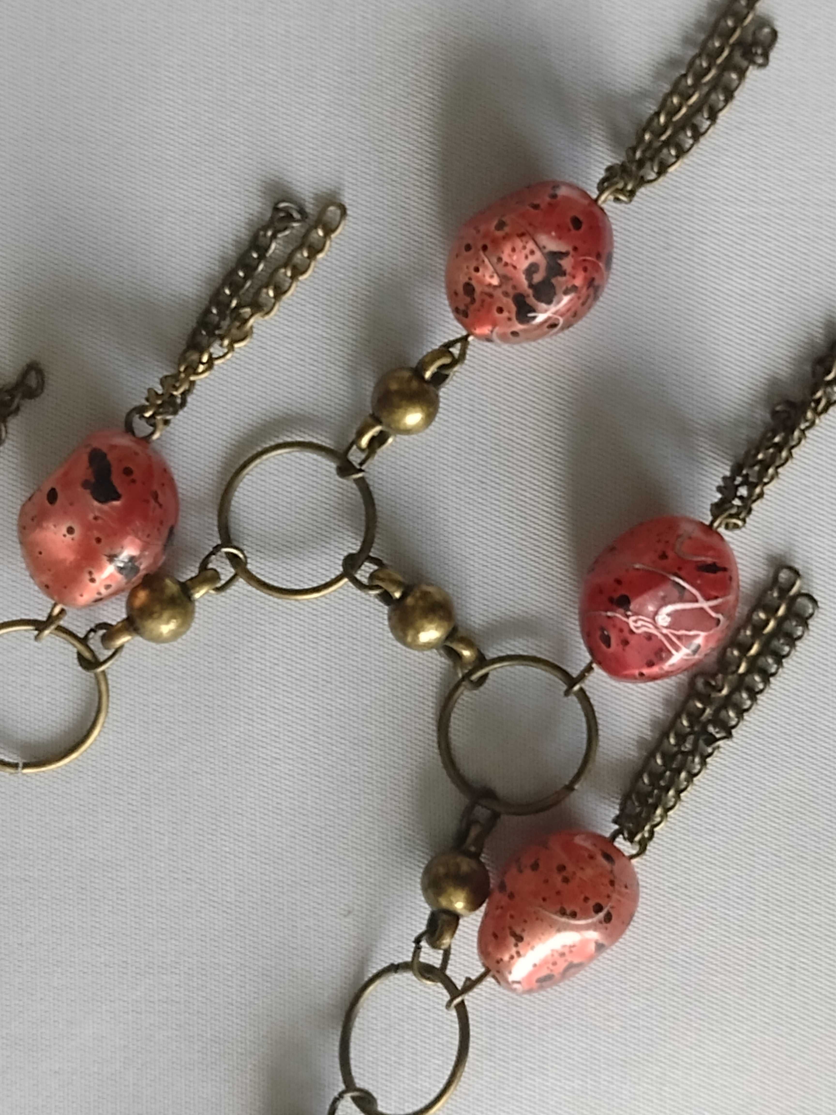 Naszyjnik z epoki bardzo ładne kamyki na łańcuszku sztuczna biżuteria