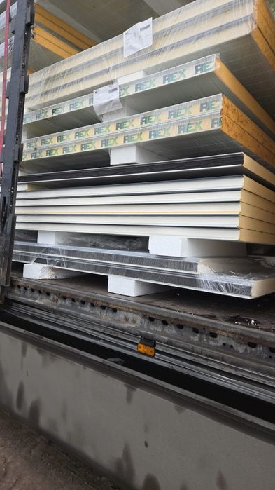 Antracyt Płyta  warstwowa obornicka Pir 80 do 120mm. 1 gatunek. Ściana