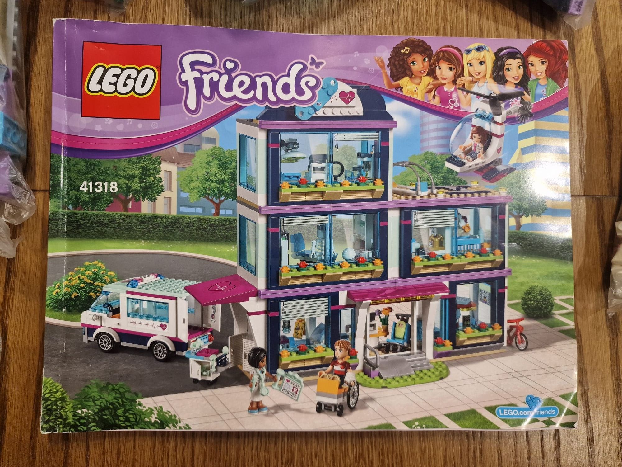 LEGO Friends 41318 szpital w Heartlake