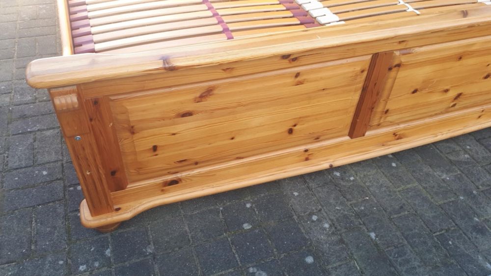 Solidne drewniane łóżko sypialniane 180cm na 200cm