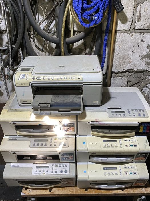 Принтери Brother + HP (7 шт) — вмикаються, потрібні картриджі