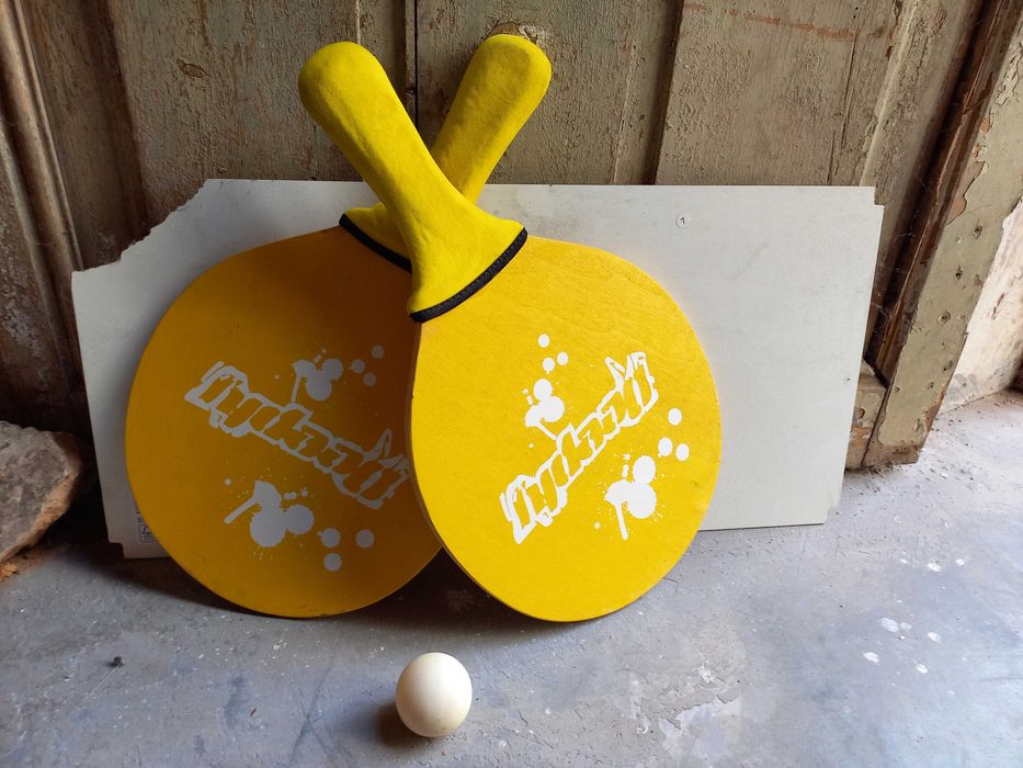 2 Raquetes em Madeira e Bola