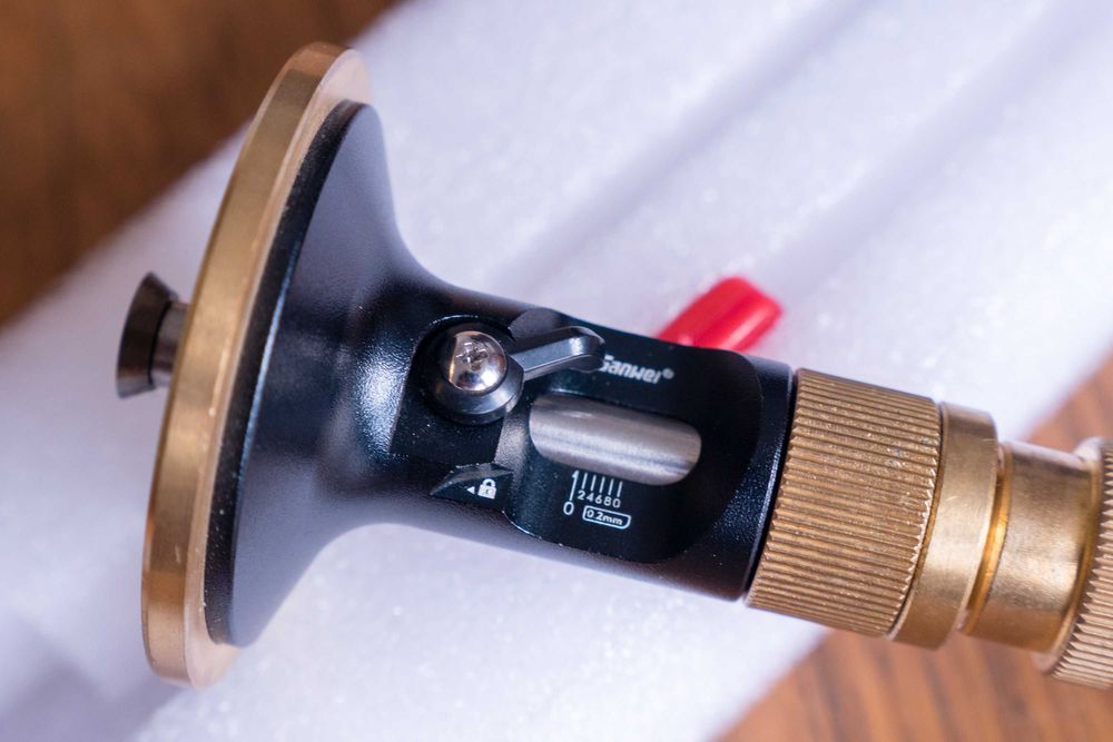 Znacznik traserski stolarski z podziałką z mikroregulacją 120mm