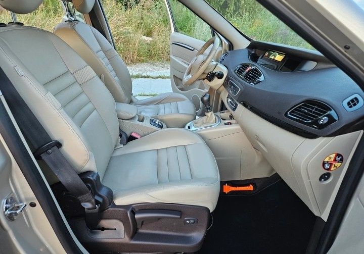 Renault Grand Scénic 2012