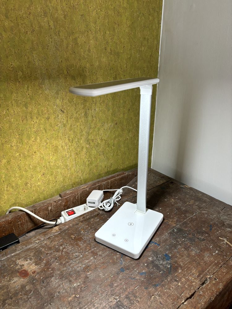 Candeeiro de Mesa Dobrável com Carregamento Wireless Branco