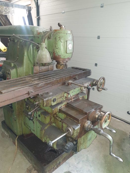 Frezarka uniwersalna fu 320