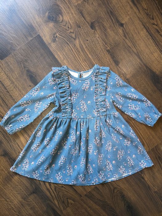 3 сукні для дівчинки 98 розмір