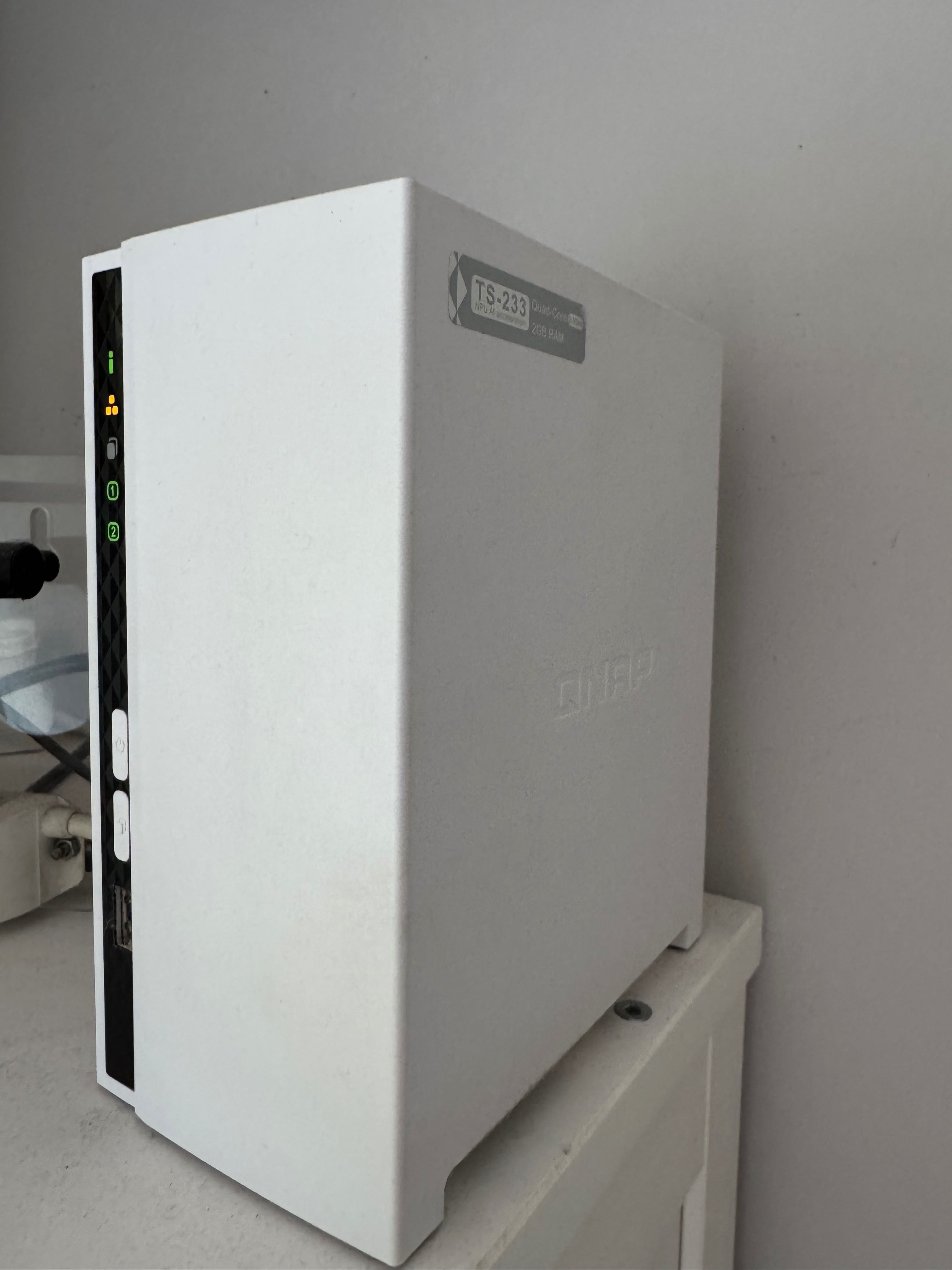 Dysk sieciowy QNAP TS-233 + 2 dysk 1TB