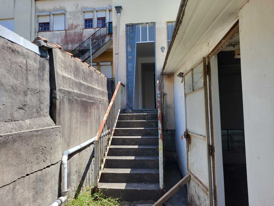 loja 2 frentes 2 pisos logradouro porto