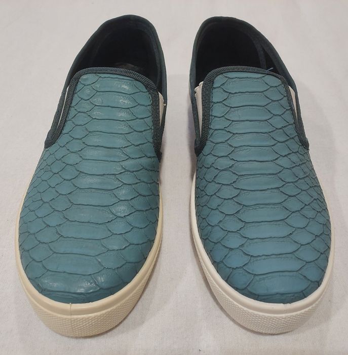 Slip On Mulher em Pele NOVOS, 37