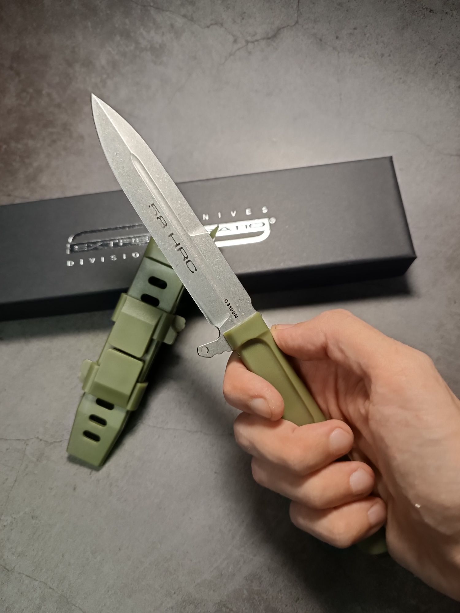 Нож Extrema Ratio knives division "Реквием" Олива