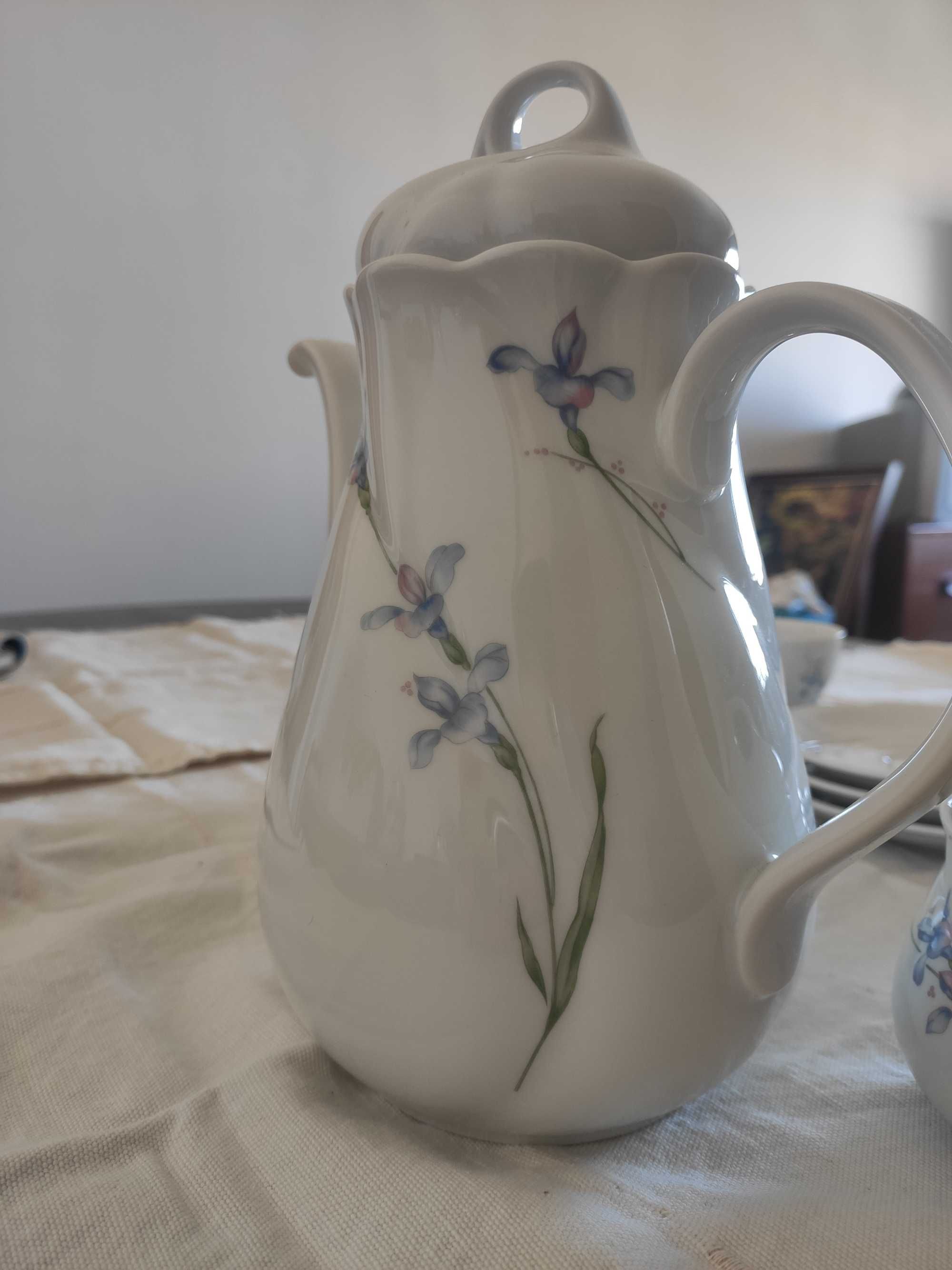 Serviço de chá floral azul
