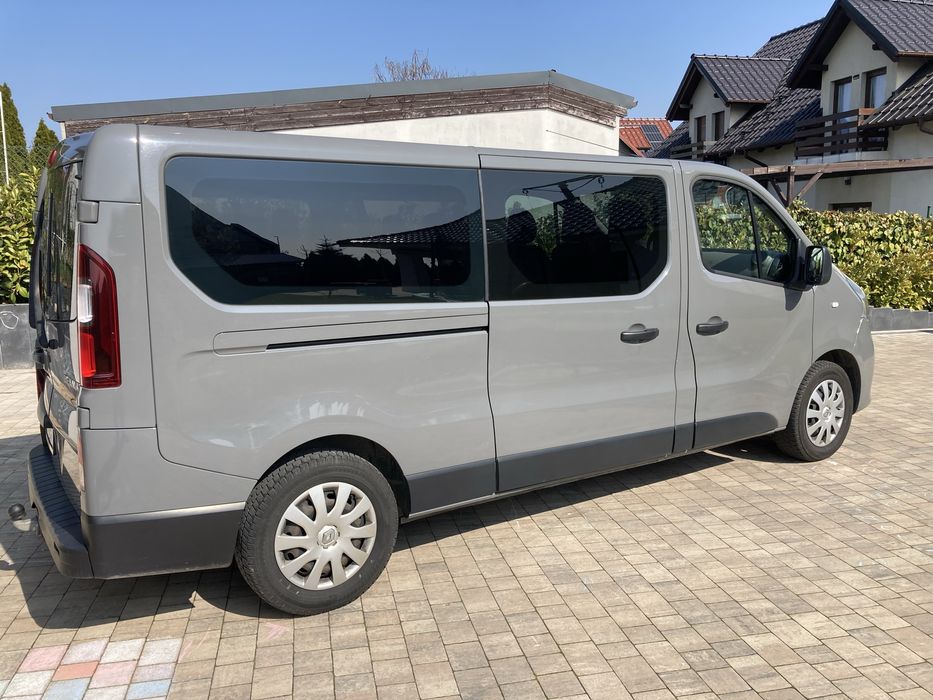Wypozyczalnia samochodow wynajem auto transport osob wynajem bus 9 os