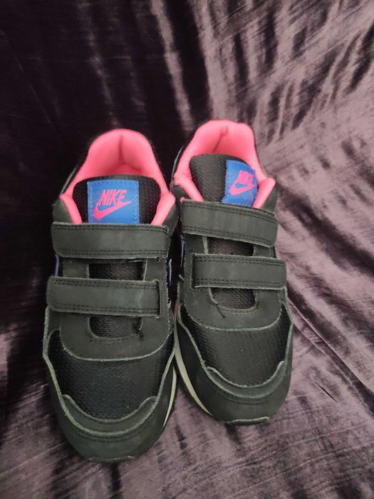 Dziecięce czarne róż adidasy NIKE na rzepy r.31/ 19cm