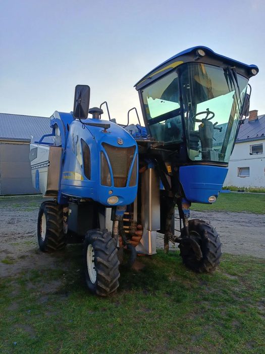 New Holland Braud VL530  New Holland Braud kombajn do porzeczek (weremczuk, jagoda, karmasz)