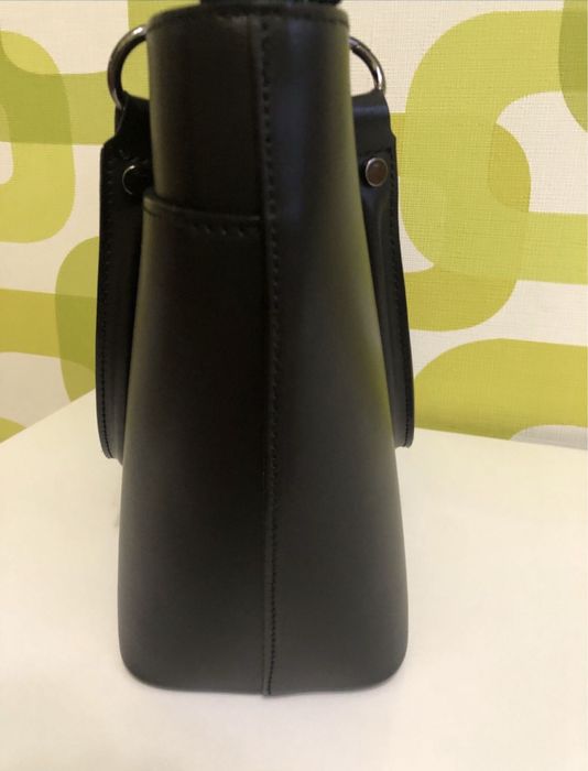 Продам натуральную кожаную сумку тоут, Италия