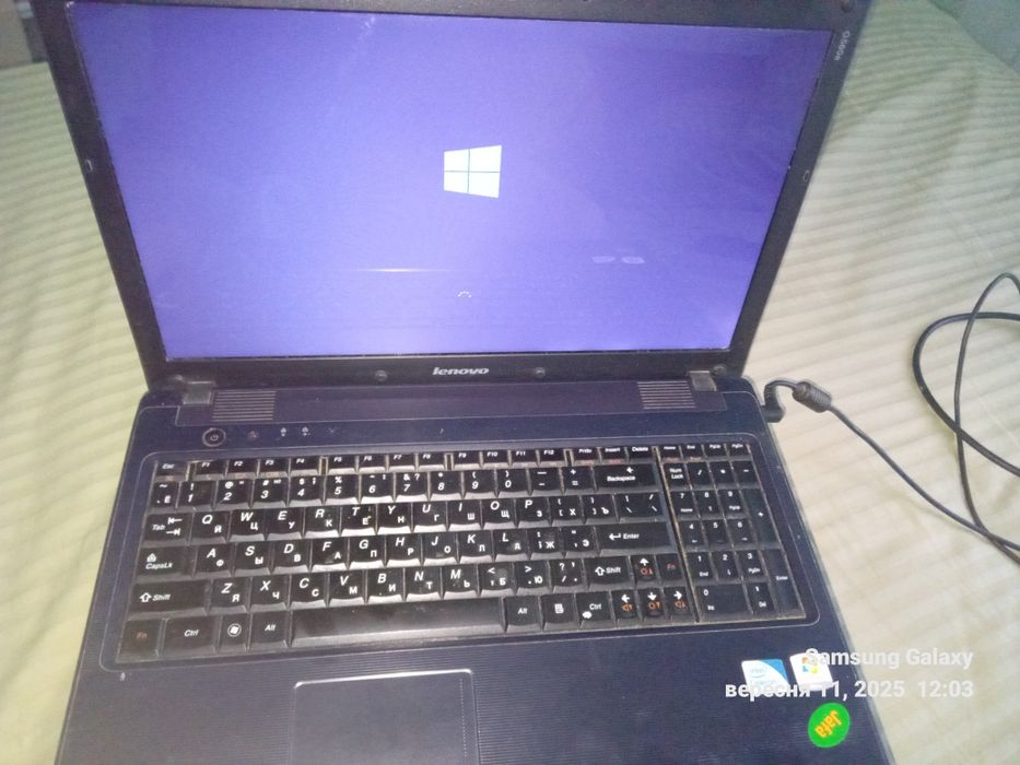 Ноутбук Lenovo G560E 
В робочому стані. Батарея заряд не трима