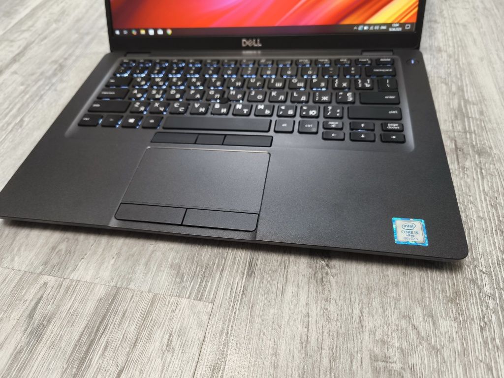 Мощний ноут 16/512/FullHD/Type-C/DDR4/SSD/8ядер/батарея тримає
