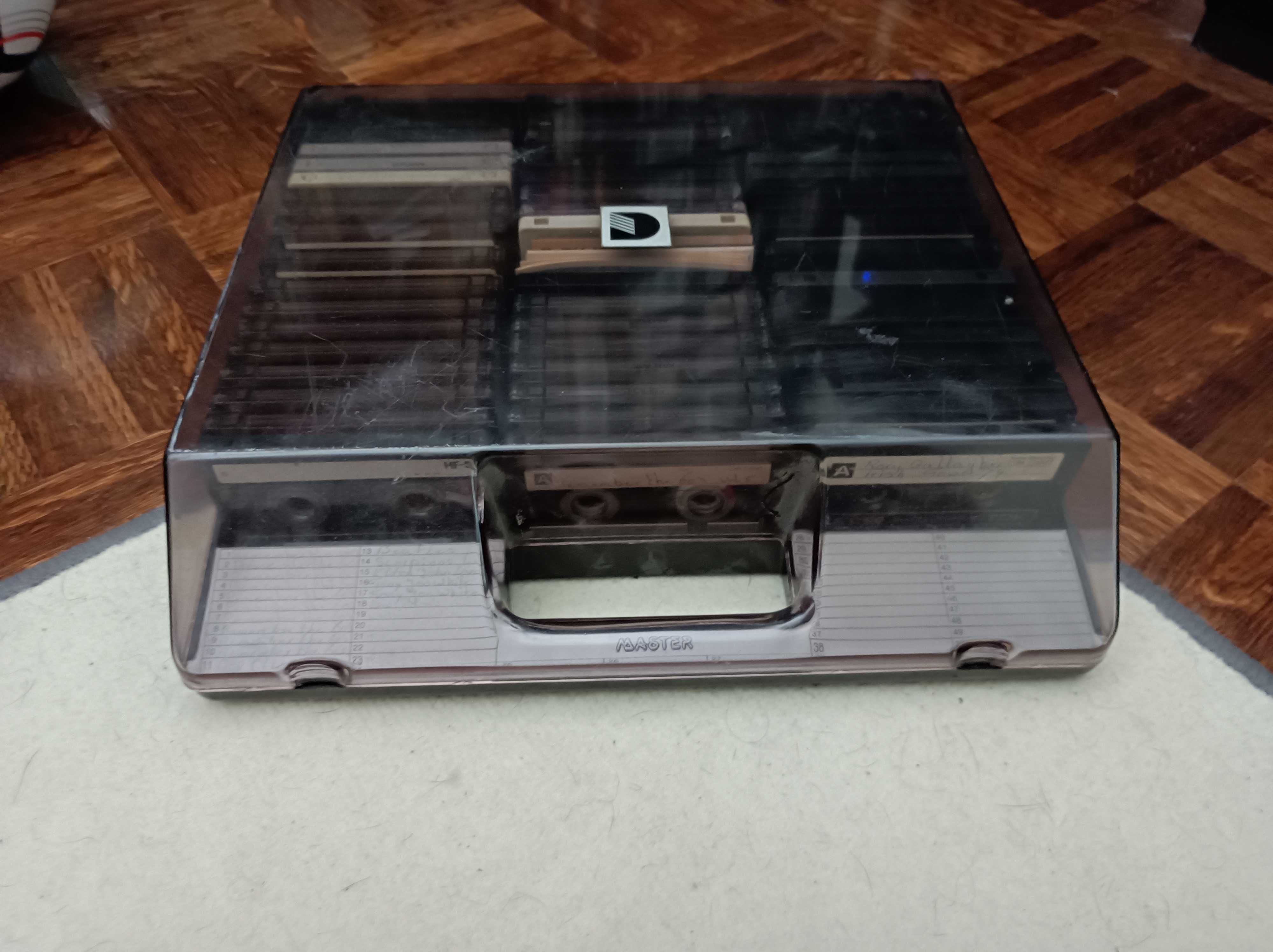 Caixa vintage para cassetes audio