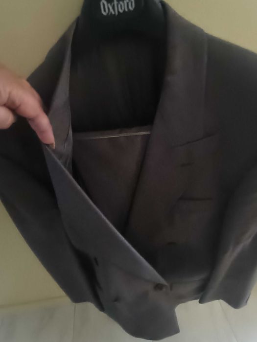 Fato cerimônia Homem, tamanho XL usado uma única vez,cor cinza