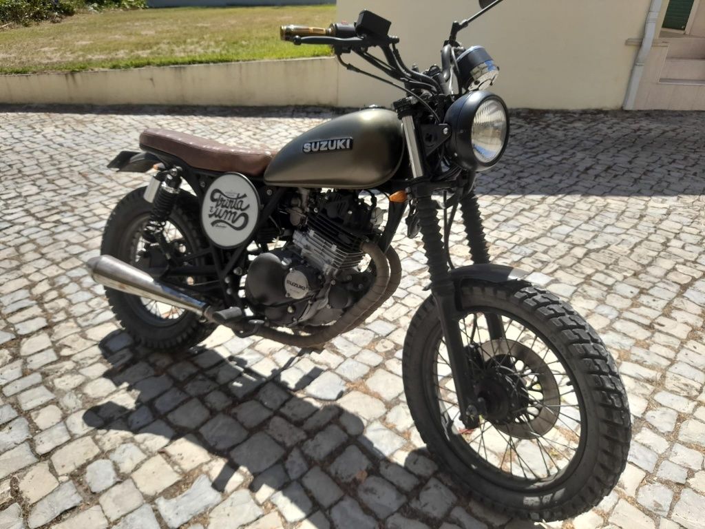 Moto Suzuki GN250