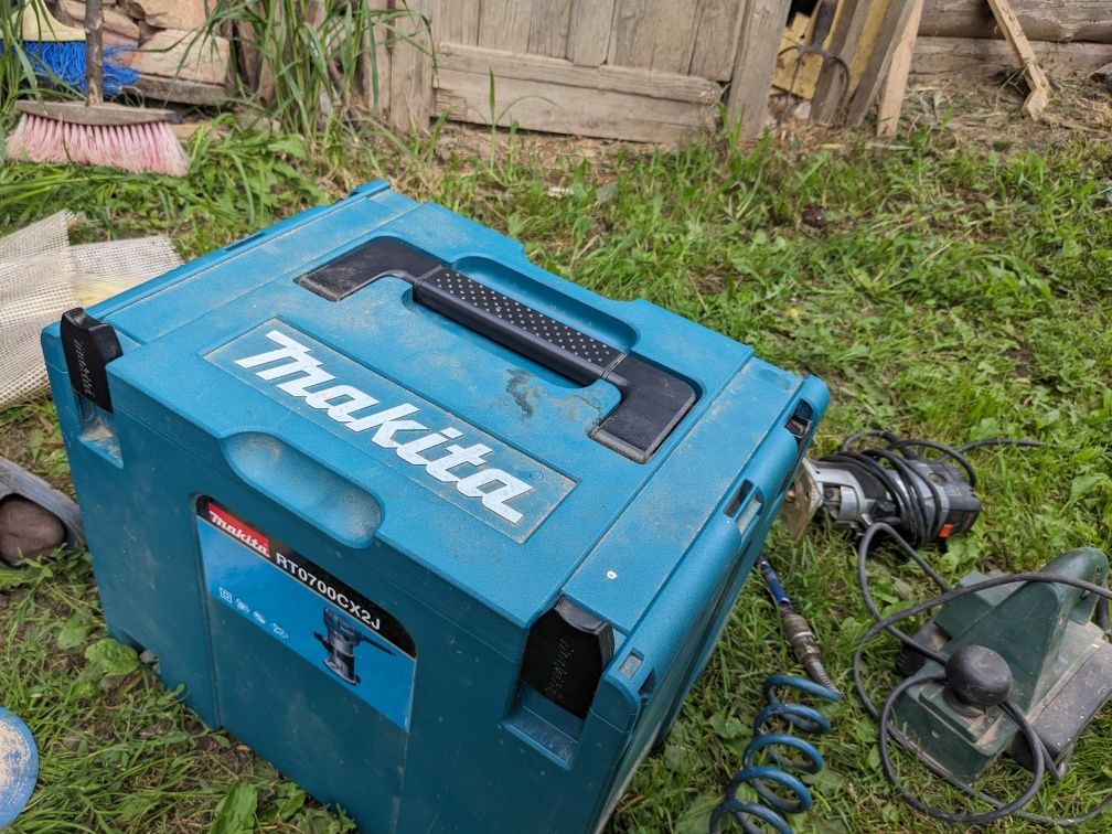 Набір Makita, фрезер + тримачі