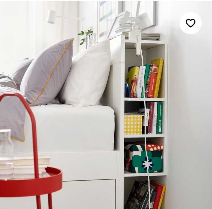 Cama com uma cabeceira, e mais duas comodas laterais