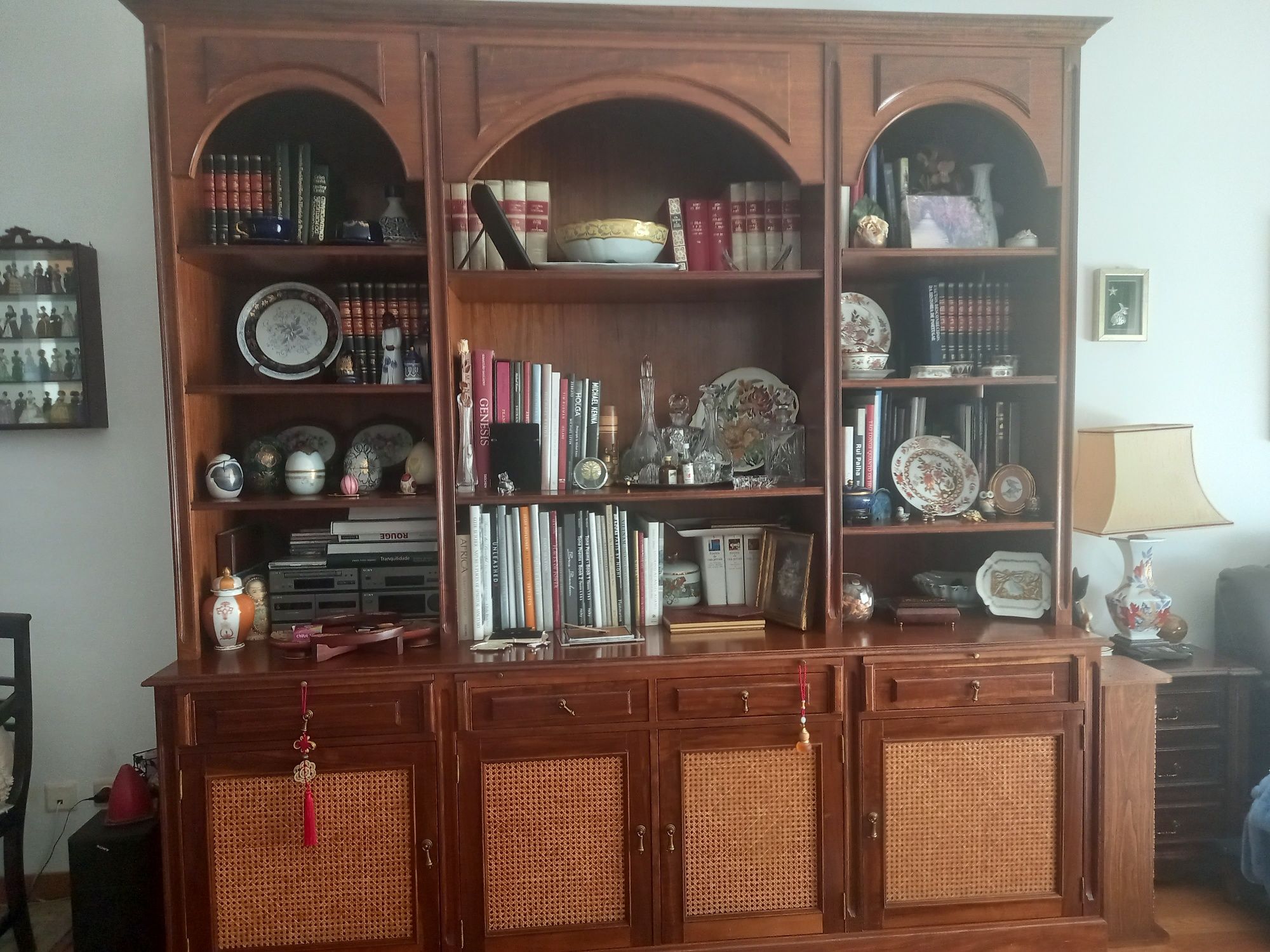 Móvel em cerejeira de sala