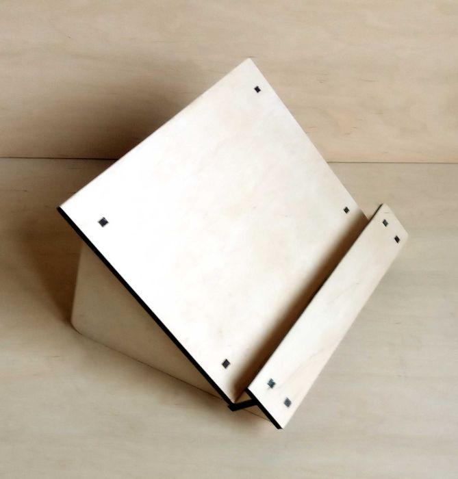 Підставка для планшета настільна дерев'яна універсальна. Виготовлення