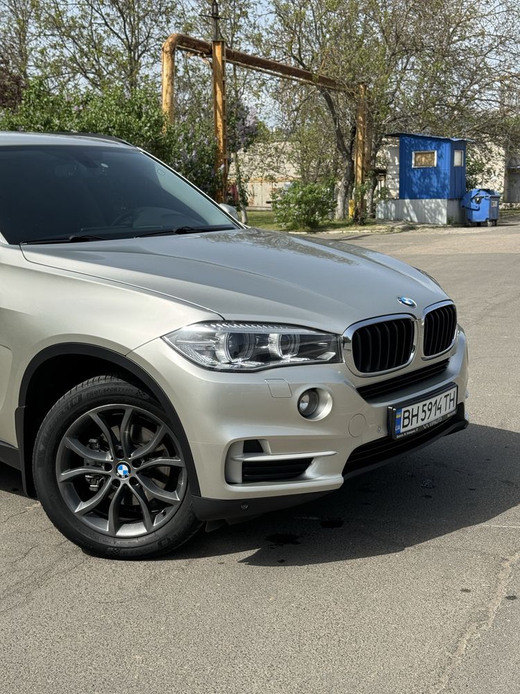 Продам BMW X5 2015 года xDrive 25D